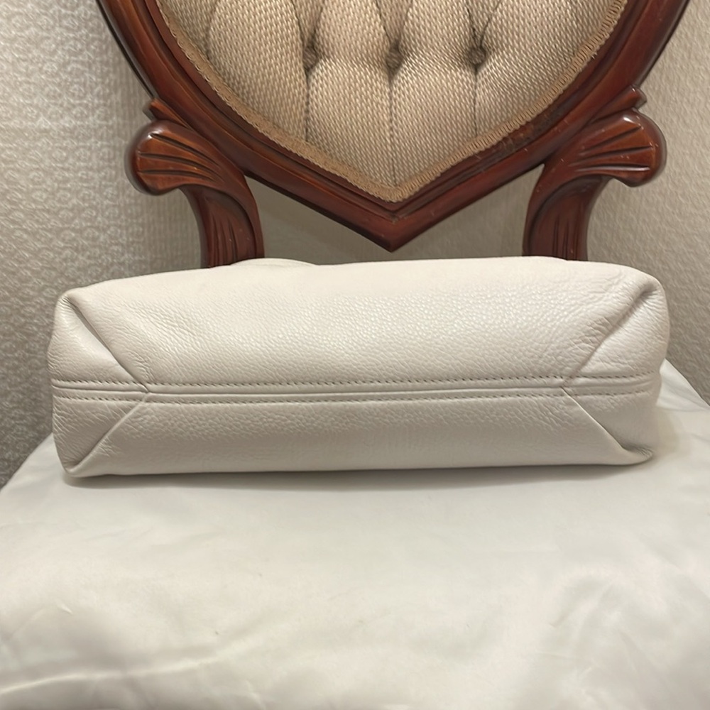 Michael Kors Large Optic White Shoulder Tote - Picture 7 of 11